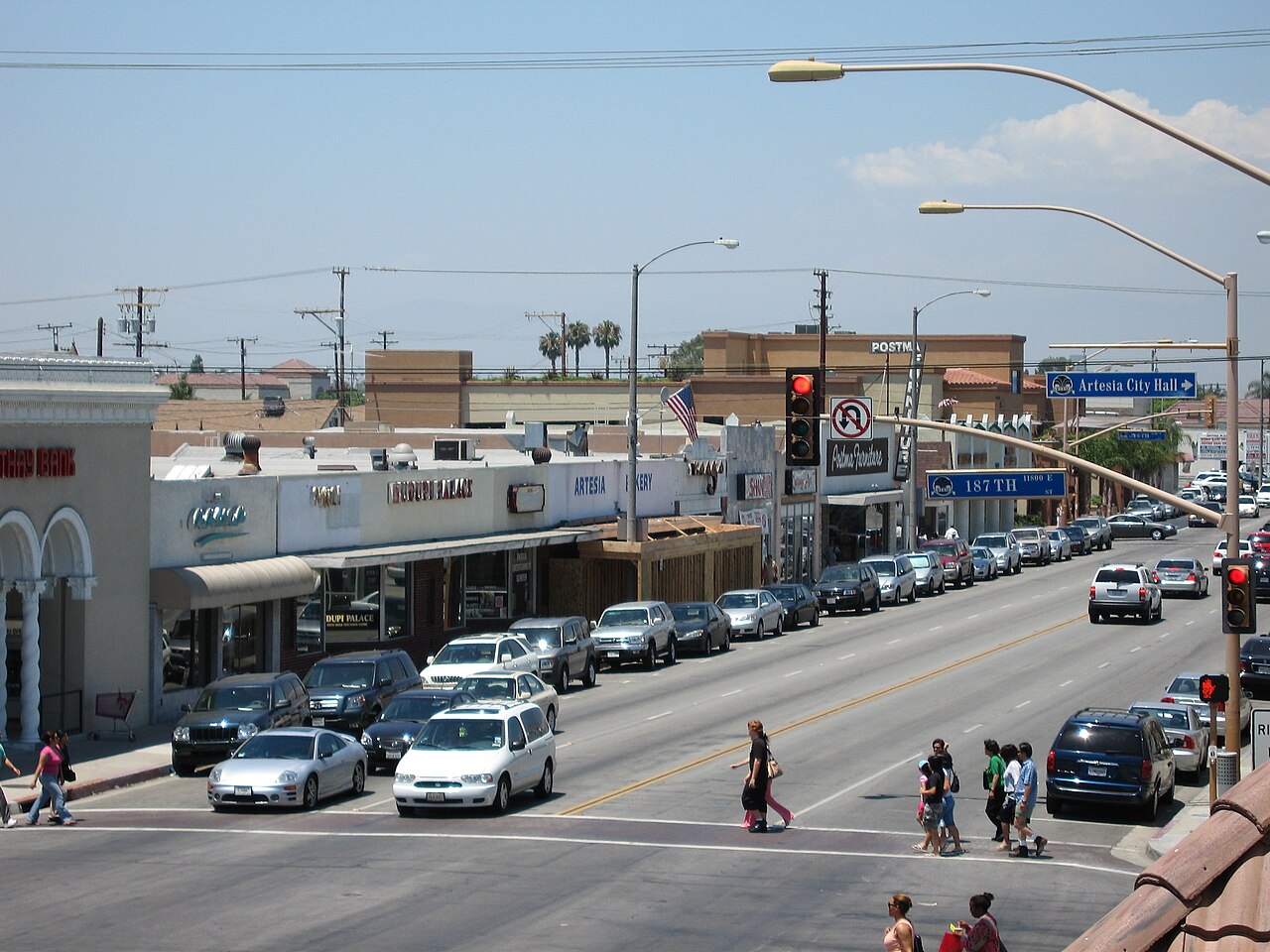 Baldwin Park downtown and local area feature