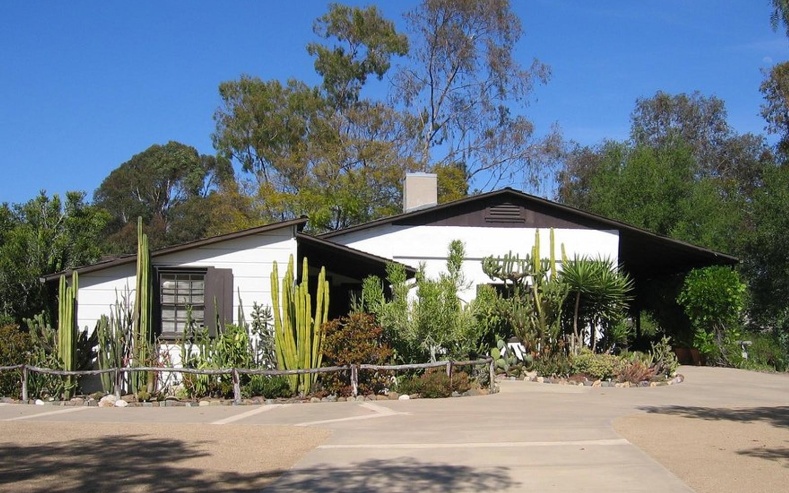 Lake Forest, California city view